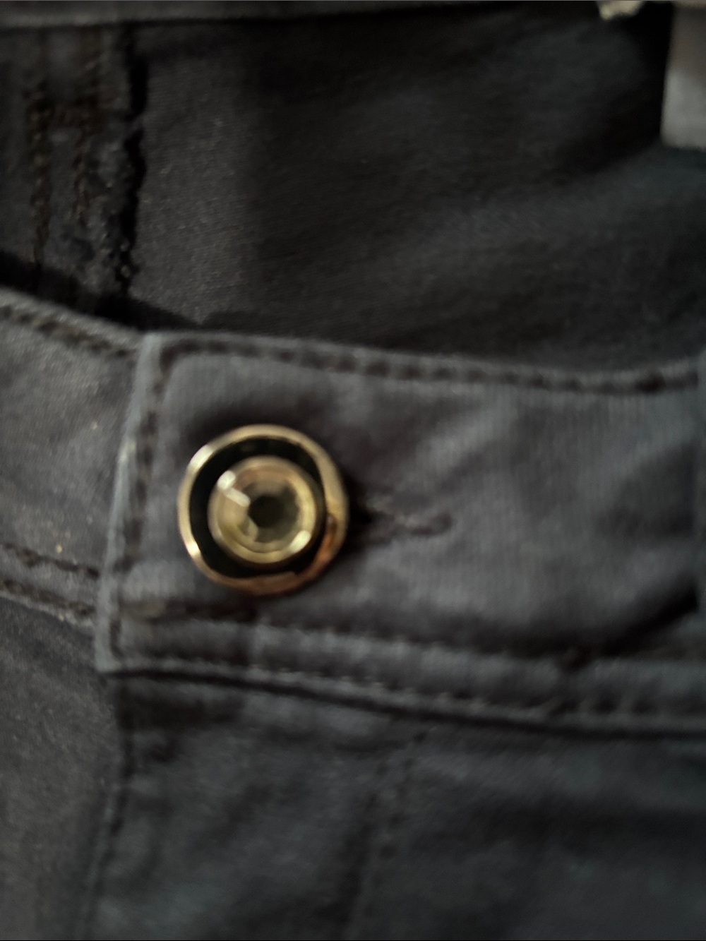 Zara Slim  Women’s  Jeans in Black with Metal Button
